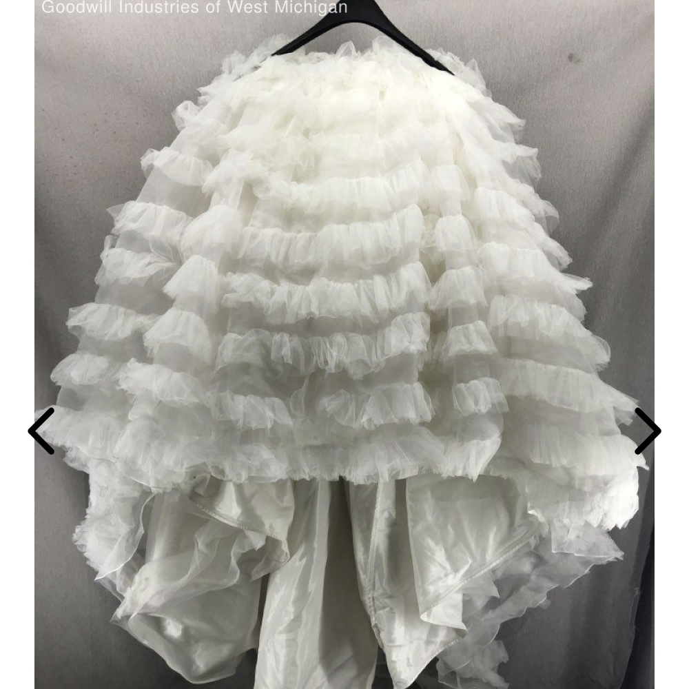 Alfred Angelo Fairy Tale White Gown - Picture 5 of 7